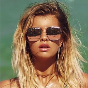 Quay stop and stare mirrored oversized sunglasses